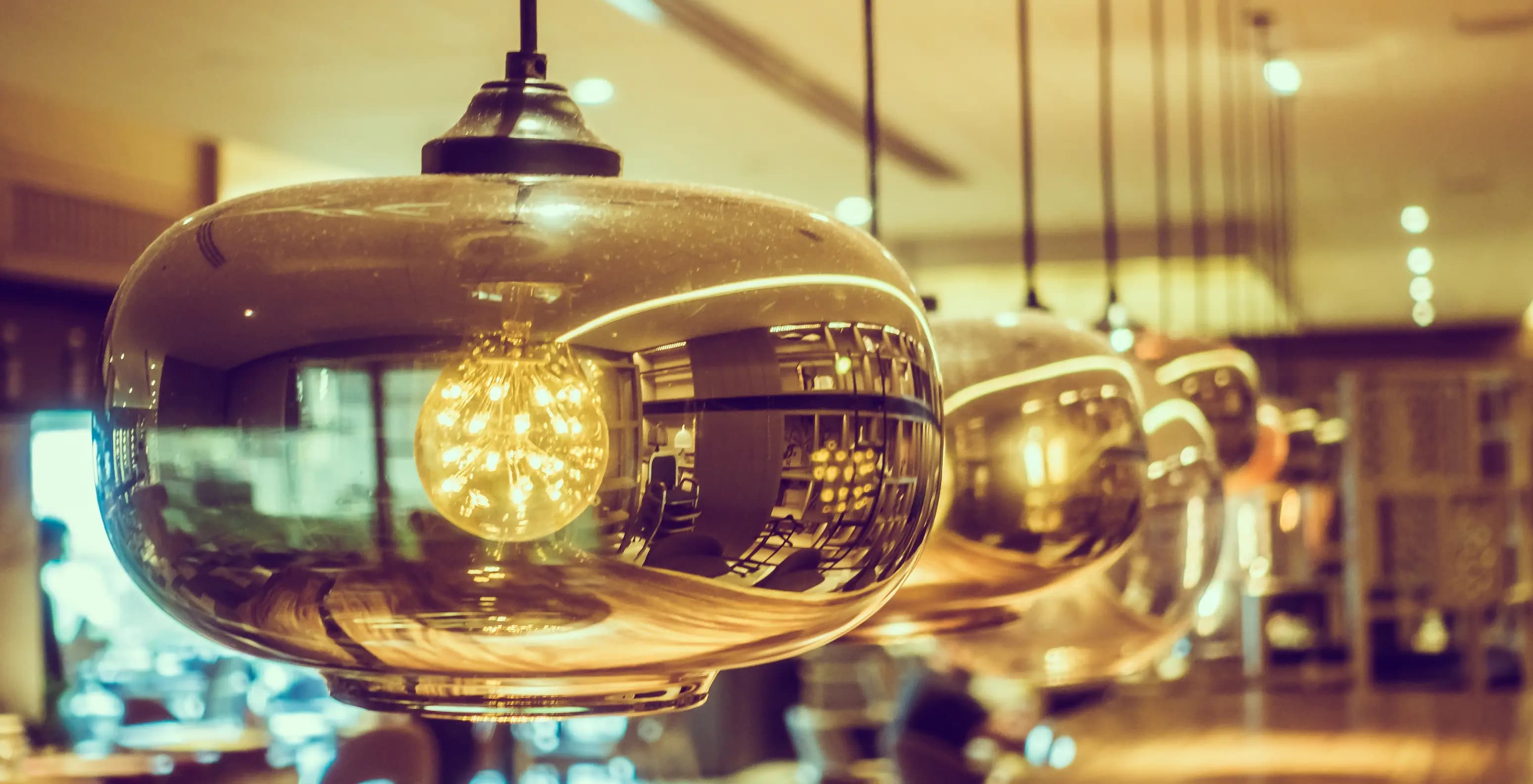 B2B distribution marketplace connecting suppliers, buyers, and platform revenue